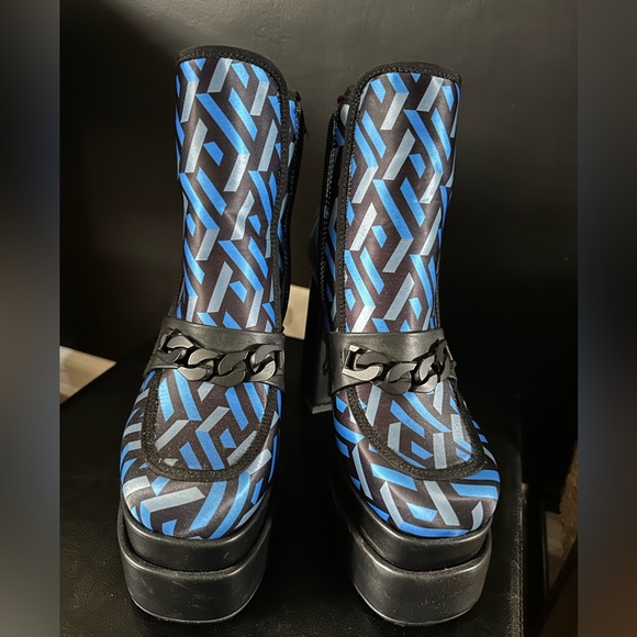 Platform Printed Booties - Picture 4 of 14